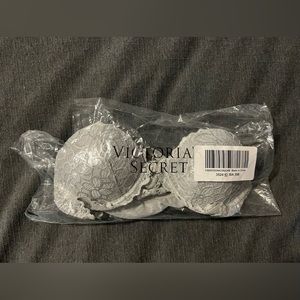 New In original Packaging! Victoria Secret Pink Razor-Back Lace Bra